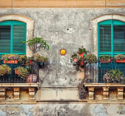 wąski balkon w bloku inspiracje